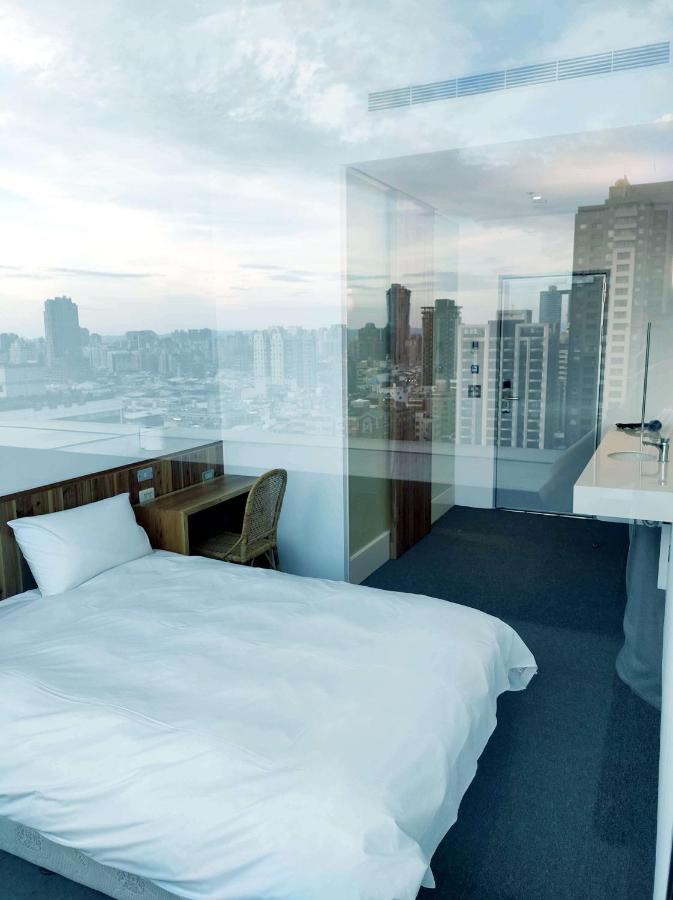 Star Hostel Taichung Parklane Bagian luar foto