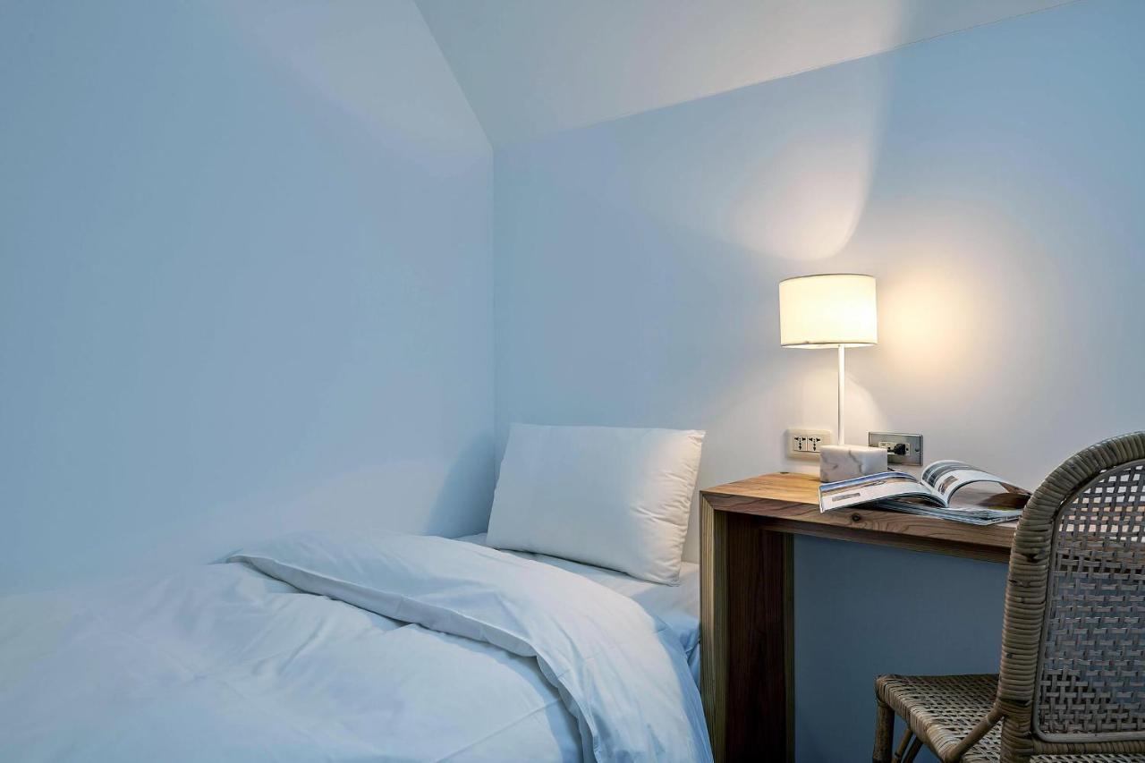 Star Hostel Taichung Parklane Bagian luar foto