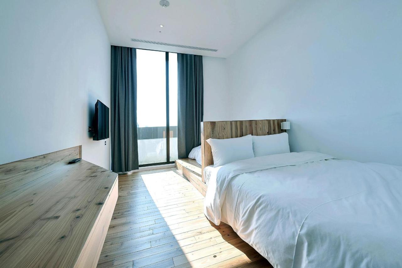 Star Hostel Taichung Parklane Bagian luar foto